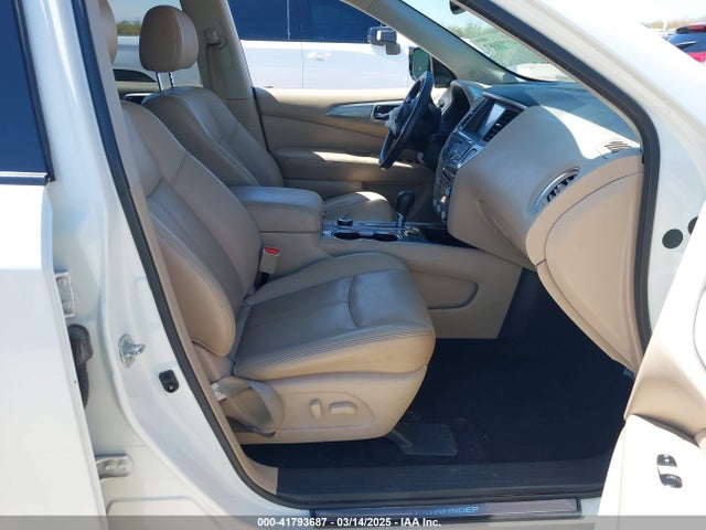 5N1DR2MM6HC687085 Nissan Pathfinder Sl