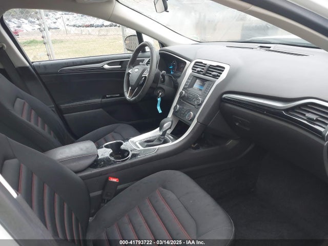 3FA6P0H78FR177451 Ford FUSION SE