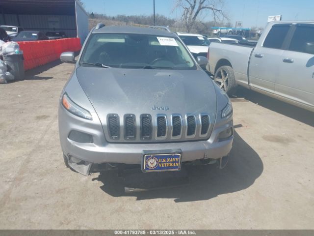 1C4PJLCB7FW690586 Jeep Cherokee Latitude