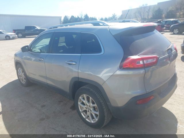 1C4PJLCB7FW690586 Jeep Cherokee Latitude