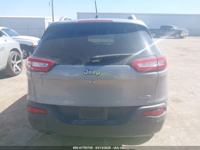 1C4PJLCB7FW690586 Jeep Cherokee Latitude
