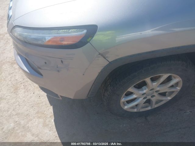 1C4PJLCB7FW690586 Jeep Cherokee Latitude