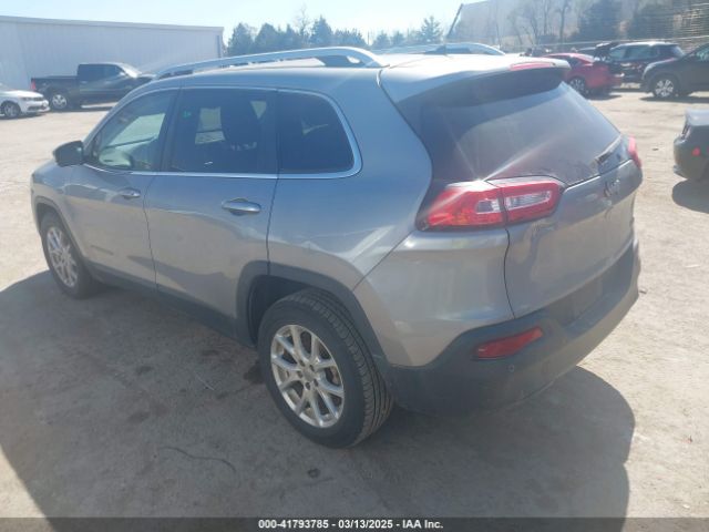 1C4PJLCB7FW690586 Jeep Cherokee Latitude