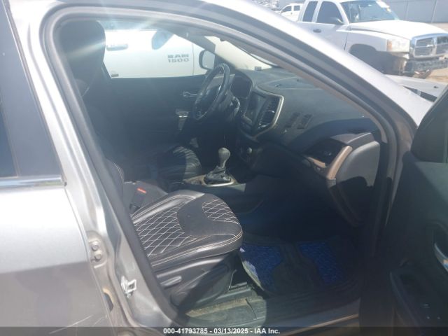 1C4PJLCB7FW690586 Jeep Cherokee Latitude