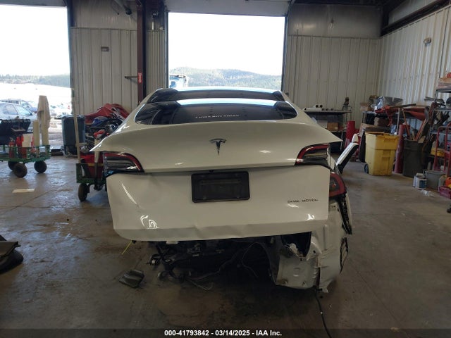 5YJYGAEE1MF216200 Tesla 2021