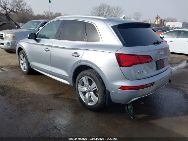 2019 AUDI Q5 WA1ANAFY4K2076069 Photo 2