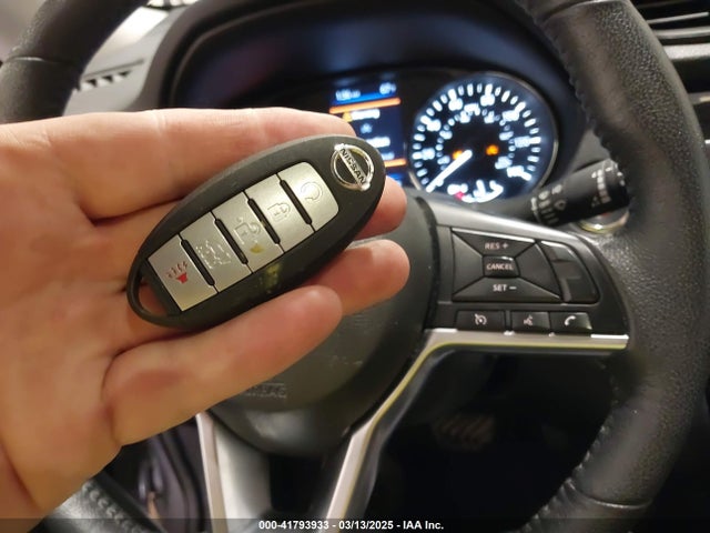 5N1AT2MV1KC827922 Nissan ROGUE SV