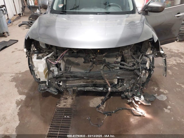 5N1AT2MV1KC827922 Nissan ROGUE SV