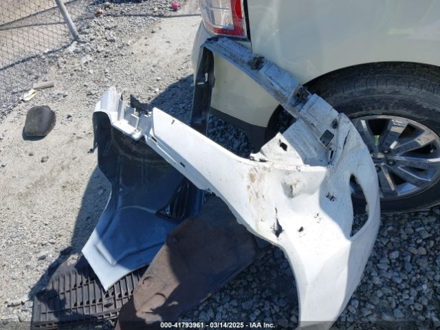 5YFBURHE6KP867669 Toyota COROLLA LE