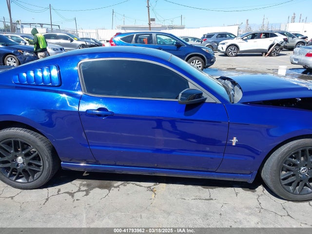 1ZVBP8AM8E5274347 Ford Mustang V6