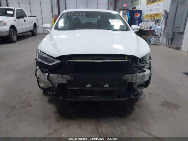 3FA6P0HD2HR177728 Ford FUSION SE