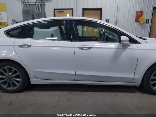 3FA6P0HD2HR177728 Ford FUSION SE