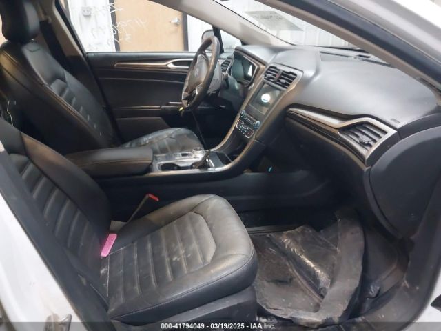 3FA6P0HD2HR177728 Ford FUSION SE