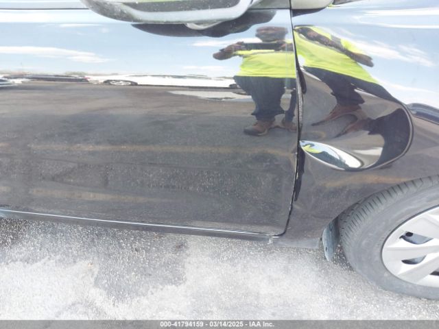 3KPA24AB1KE210638 KIA RIO S