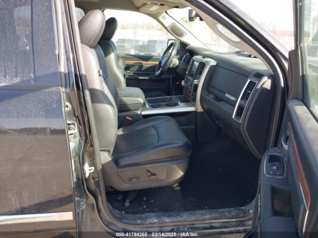 1C6RR7NT2JS114085 RAM 1500 Laramie  4x4 5'7 Box