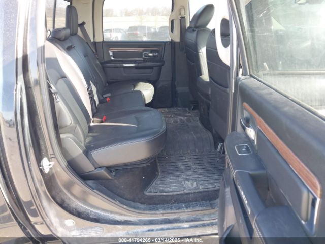 1C6RR7NT2JS114085 RAM 1500 Laramie  4x4 5'7 Box
