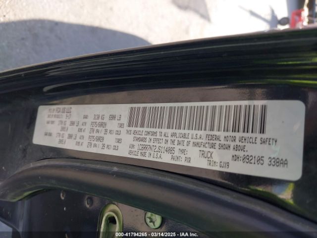 1C6RR7NT2JS114085 RAM 1500 Laramie  4x4 5'7 Box