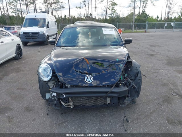 3VWF17AT8GM610211 Volkswagen Beetle 1.8t Wolfsburg Edition