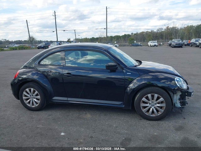 3VWF17AT8GM610211 Volkswagen Beetle 1.8t Wolfsburg Edition