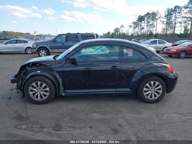 3VWF17AT8GM610211 Volkswagen Beetle 1.8t Wolfsburg Edition