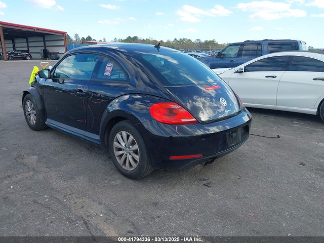 3VWF17AT8GM610211 Volkswagen Beetle 1.8t Wolfsburg Edition