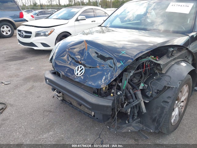 3VWF17AT8GM610211 Volkswagen Beetle 1.8t Wolfsburg Edition