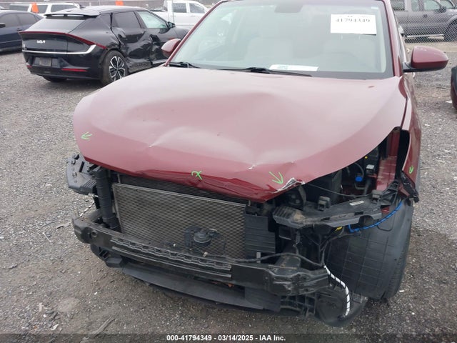 KM8J33A43HU450675 Hyundai TUCSON SE