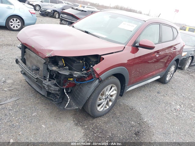 KM8J33A43HU450675 Hyundai TUCSON SE