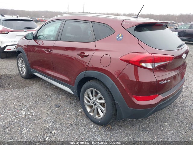 KM8J33A43HU450675 Hyundai TUCSON SE
