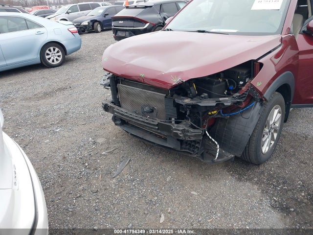 KM8J33A43HU450675 Hyundai TUCSON SE