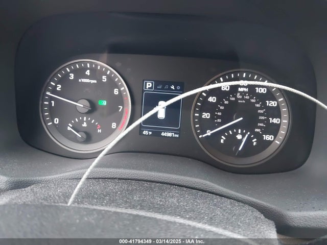 KM8J33A43HU450675 Hyundai TUCSON SE