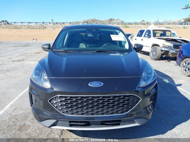 1FMCU0G68NUB30924 Ford ESCAPE SE