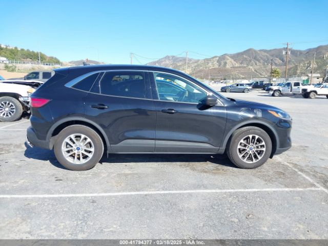 1FMCU0G68NUB30924 Ford ESCAPE SE