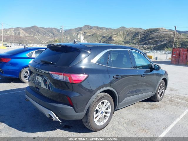 1FMCU0G68NUB30924 Ford ESCAPE SE
