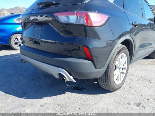 1FMCU0G68NUB30924 Ford ESCAPE SE