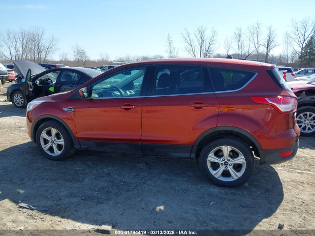 1FMCU0GXXFUB70223 Ford ESCAPE SE