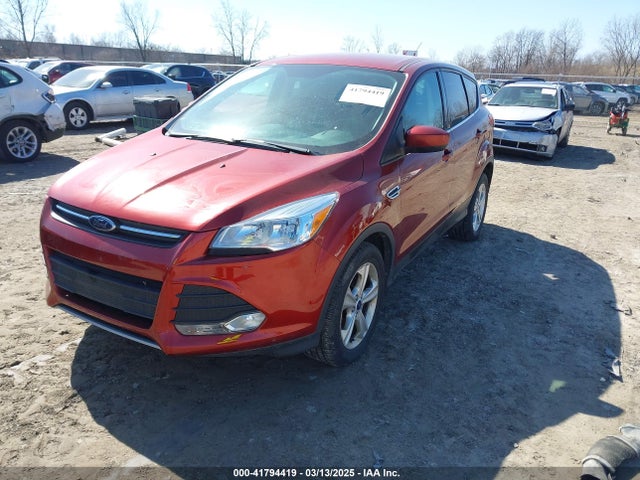 1FMCU0GXXFUB70223 Ford ESCAPE SE
