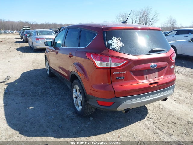 1FMCU0GXXFUB70223 Ford ESCAPE SE