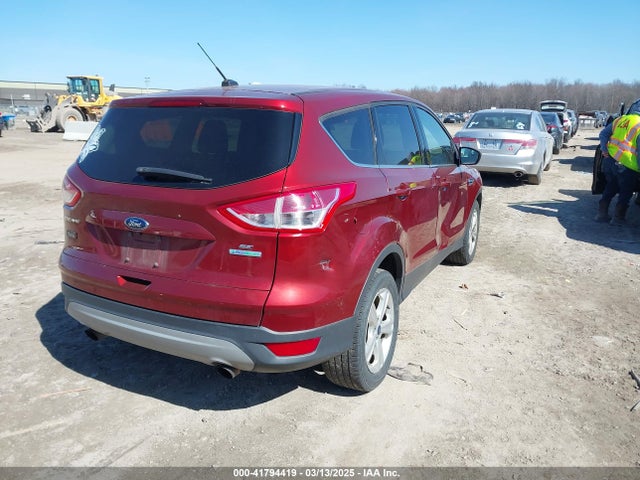1FMCU0GXXFUB70223 Ford ESCAPE SE