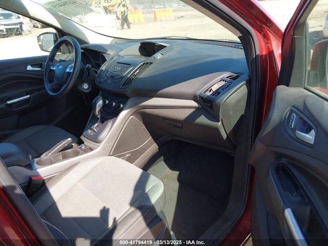 1FMCU0GXXFUB70223 Ford ESCAPE SE