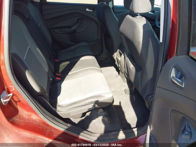 1FMCU0GXXFUB70223 Ford ESCAPE SE