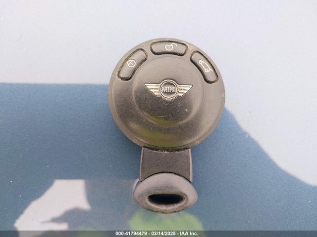 2010 MINI COOPER S WMWMF7C52ATZ73944 Photo 10