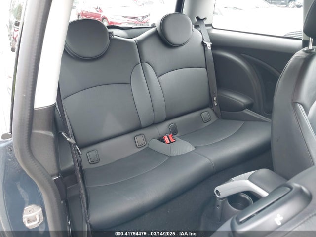 2010 MINI COOPER S WMWMF7C52ATZ73944 Photo 7