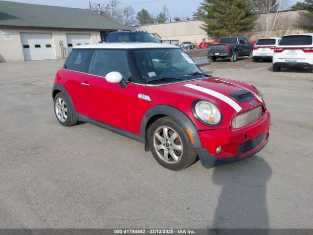 2010 MINI COOPER S WMWMF7C54ATZ71743 Photo 0