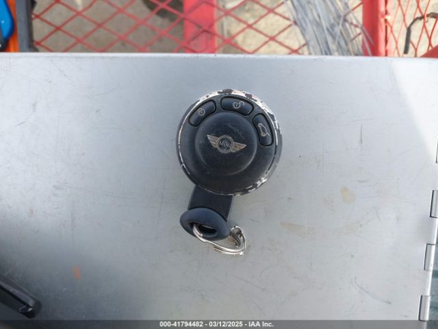 2010 MINI COOPER S WMWMF7C54ATZ71743 Photo 10