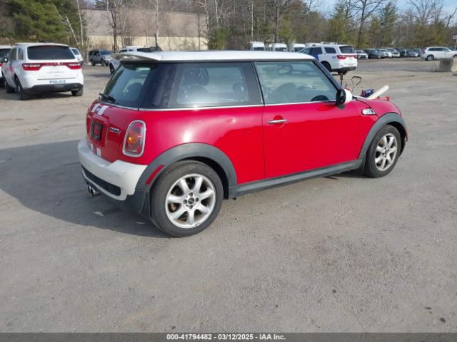 2010 MINI COOPER S WMWMF7C54ATZ71743 Photo 3