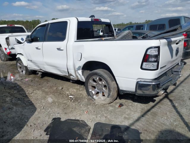 2019 RAM 1500 1C6SRFFT3KN560353 Photo 2