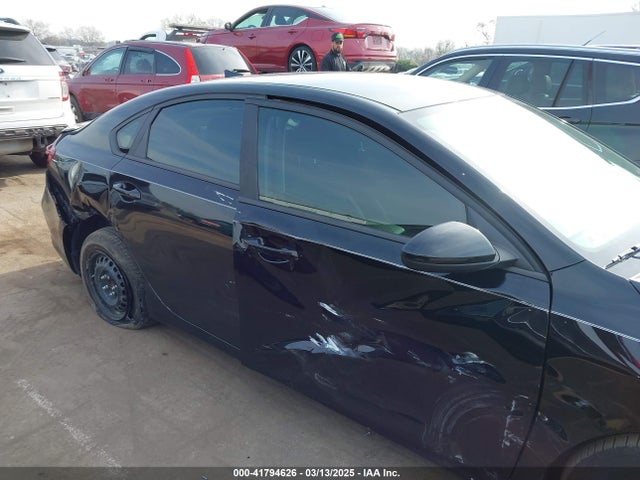 3KPF24AD9PE551672 KIA FORTE LX