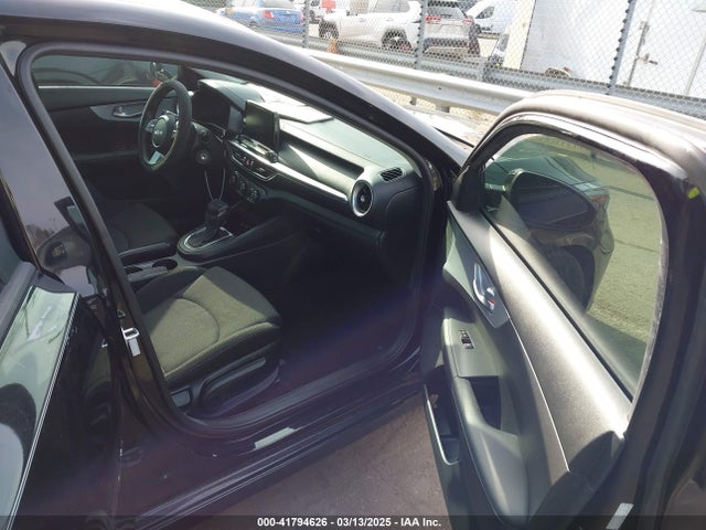 3KPF24AD9PE551672 KIA FORTE LX