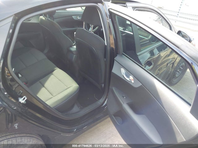 3KPF24AD9PE551672 KIA FORTE LX